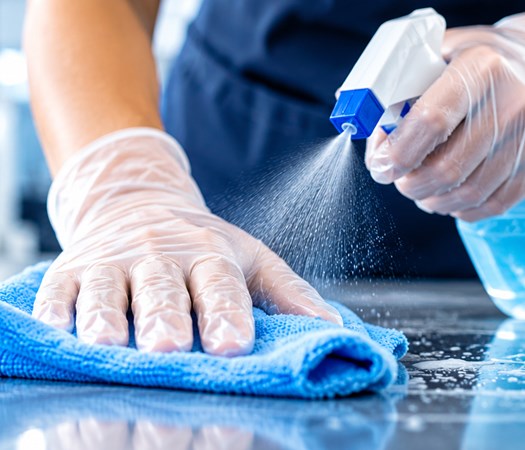 Optimal Use of Vinyl Gloves for Professional Cleaning